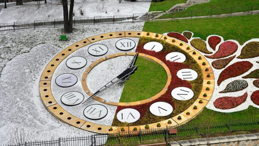 changement d'heure hiver été horloge fleurie Kiev