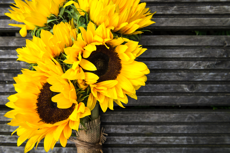 composition florale avec des tournesols