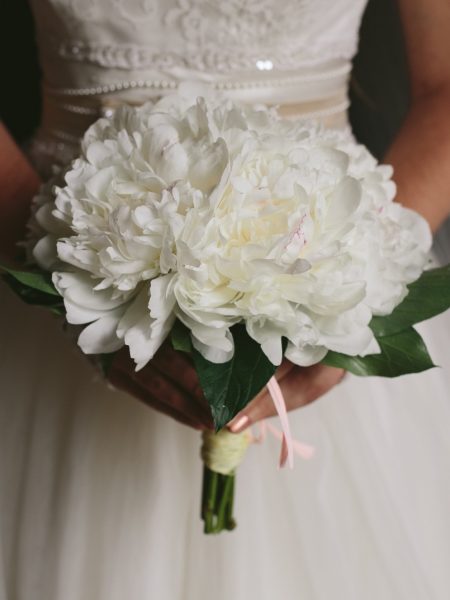 bouquet pivoines blanches épanouies